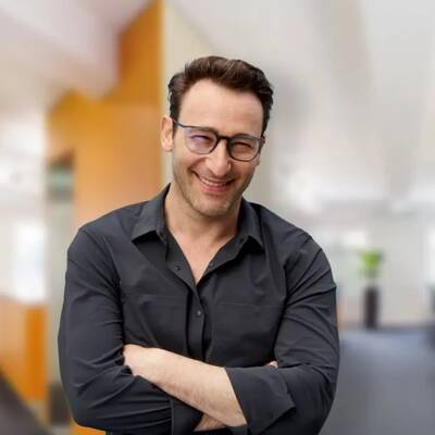 Simon Sinek portrait